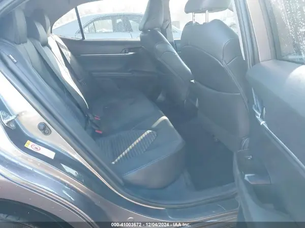 4T1B11HK6JU618320 2018 TOYOTA CAMRY - Image 8