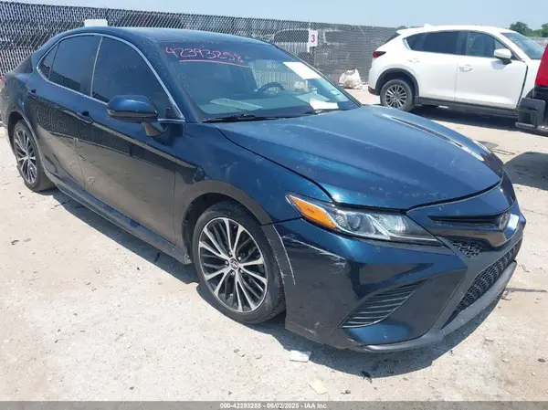 4T1B11HK6JU620990 2018 TOYOTA CAMRY - Image 1