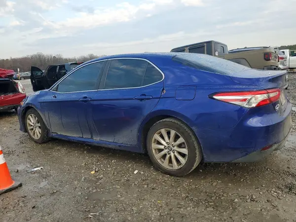 4T1B11HK6JU621136 2018 TOYOTA CAMRY - Image 2