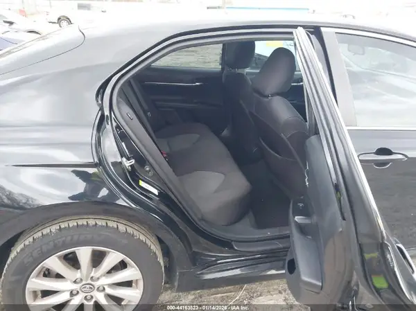 4T1B11HK6JU621444 2018 TOYOTA CAMRY - Image 8