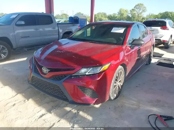 4T1B11HK6JU622044 2018 TOYOTA CAMRY - Image 2