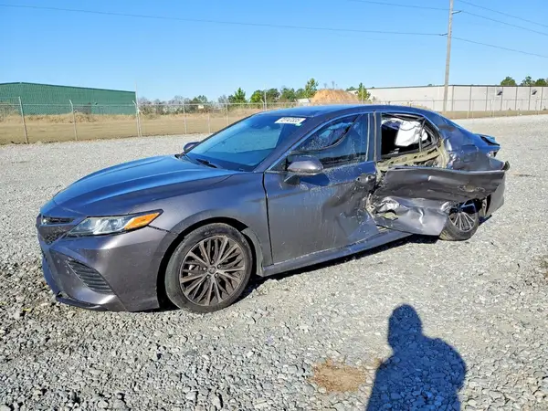 4T1B11HK6JU622223 2018 TOYOTA CAMRY - Image 1
