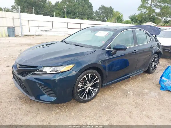 4T1B11HK6JU623856 2018 TOYOTA CAMRY - Image 2