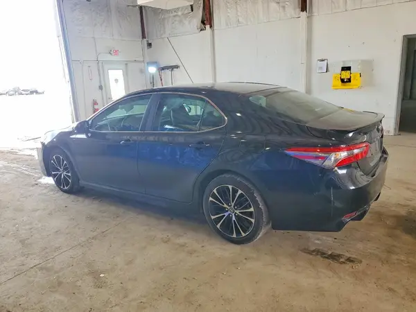 4T1B11HK6JU624036 2018 TOYOTA CAMRY - Image 2