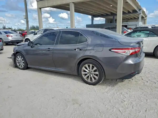 4T1B11HK6JU624635 2018 TOYOTA CAMRY - Image 2