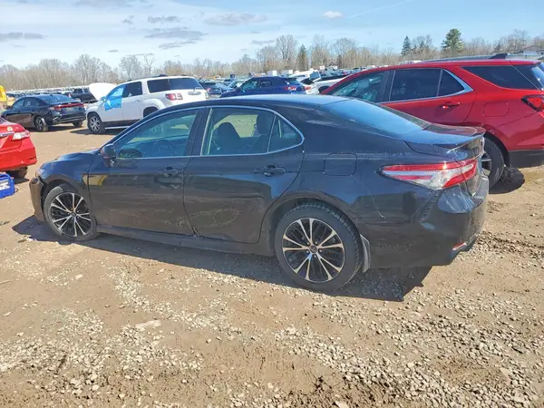 4T1B11HK6JU624943 2018 TOYOTA CAMRY - Image 2