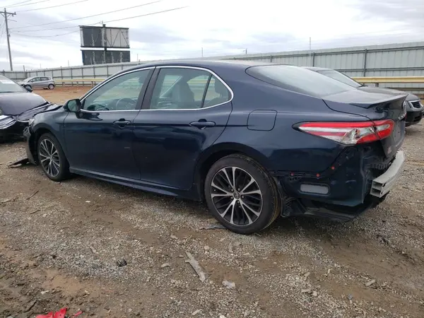 4T1B11HK6JU626532 2018 TOYOTA CAMRY - Image 2