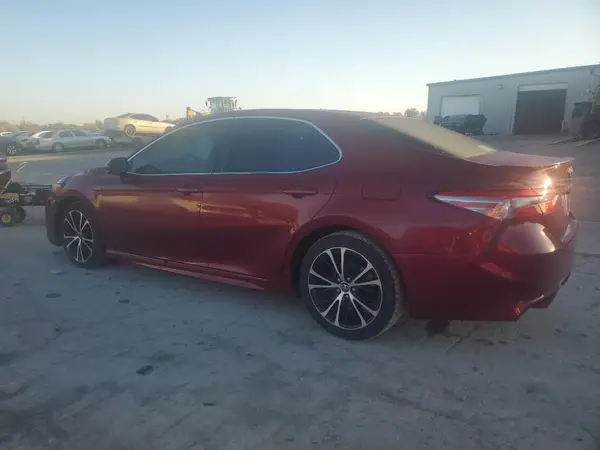 4T1B11HK6JU627941 2018 TOYOTA CAMRY - Image 2
