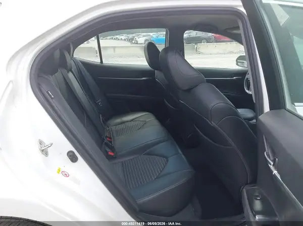 4T1B11HK6JU629219 2018 TOYOTA CAMRY - Image 8