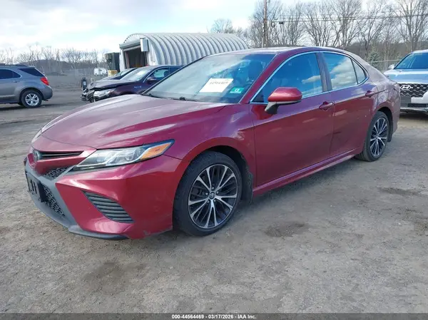 4T1B11HK6JU630581 2018 TOYOTA CAMRY - Image 2