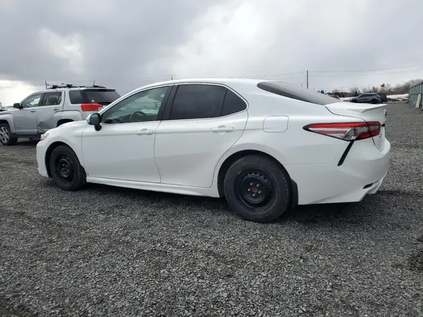 4T1B11HK6JU631665 2018 TOYOTA CAMRY - Image 2