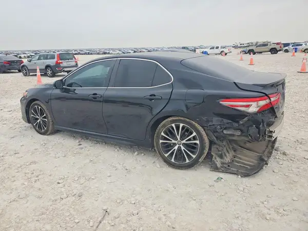 4T1B11HK6JU631830 2018 TOYOTA CAMRY - Image 2