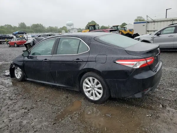 4T1B11HK6JU632752 2018 TOYOTA CAMRY - Image 2