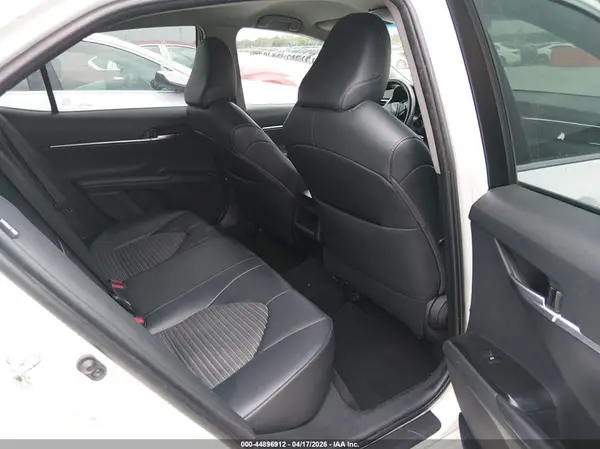 4T1B11HK6JU633156 2018 TOYOTA CAMRY - Image 8