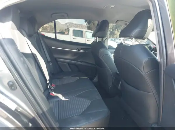 4T1B11HK6JU633450 2018 TOYOTA CAMRY - Image 8