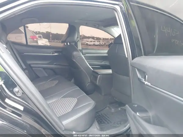 4T1B11HK6JU633772 2018 TOYOTA CAMRY - Image 8