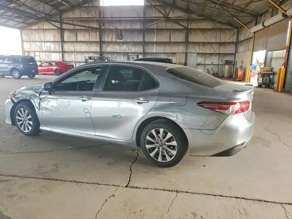4T1B11HK6JU635280 2018 TOYOTA CAMRY - Image 2