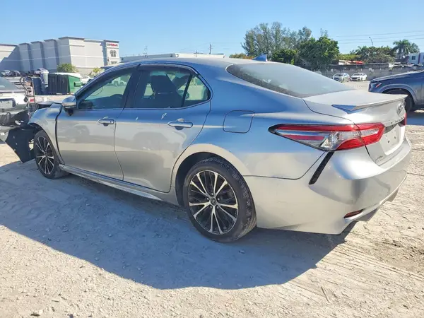 4T1B11HK6JU636669 2018 TOYOTA CAMRY - Image 2