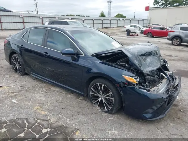 4T1B11HK6JU637708 2018 TOYOTA CAMRY - Image 1