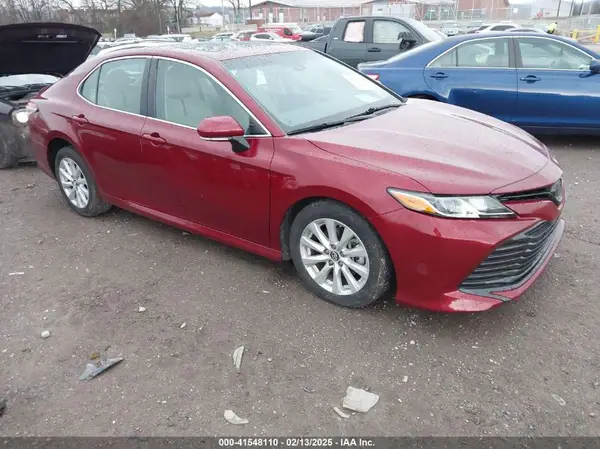 4T1B11HK6JU638700 2018 TOYOTA CAMRY - Image 1