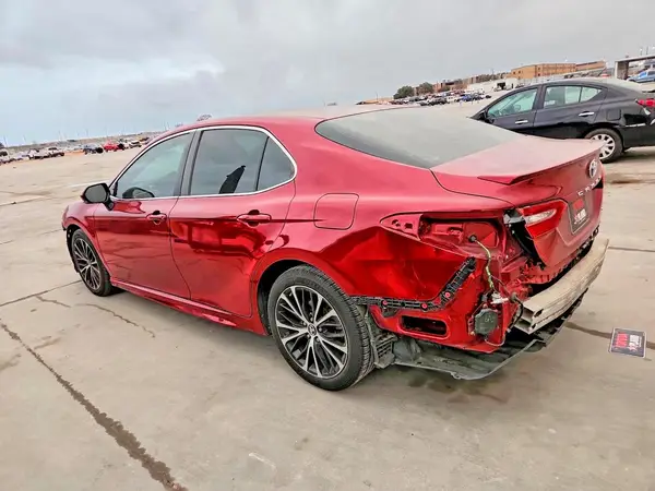 4T1B11HK6JU641175 2018 TOYOTA CAMRY - Image 2