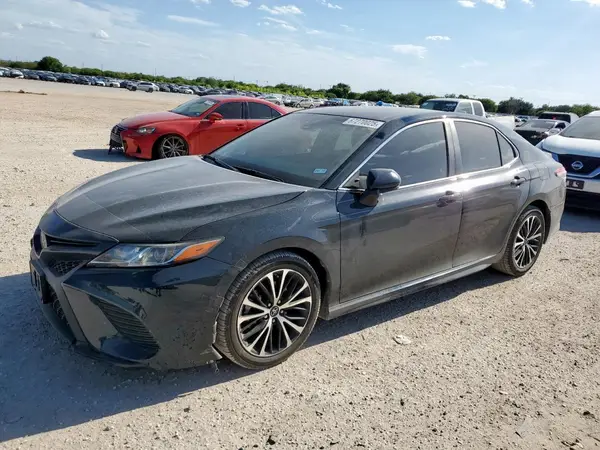 4T1B11HK6JU641578 2018 TOYOTA CAMRY - Image 1