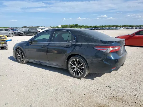 4T1B11HK6JU641578 2018 TOYOTA CAMRY - Image 2