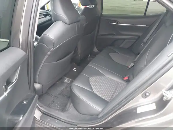 4T1B11HK6JU643234 2018 TOYOTA CAMRY - Image 8