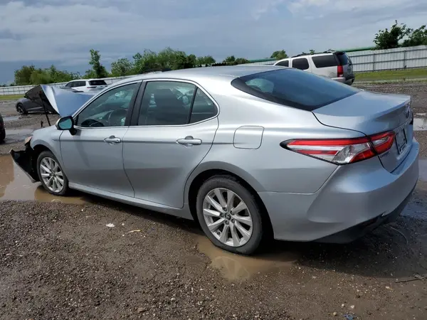 4T1B11HK6JU643248 2018 TOYOTA CAMRY - Image 2