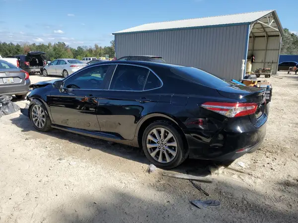 4T1B11HK6JU643668 2018 TOYOTA CAMRY - Image 2