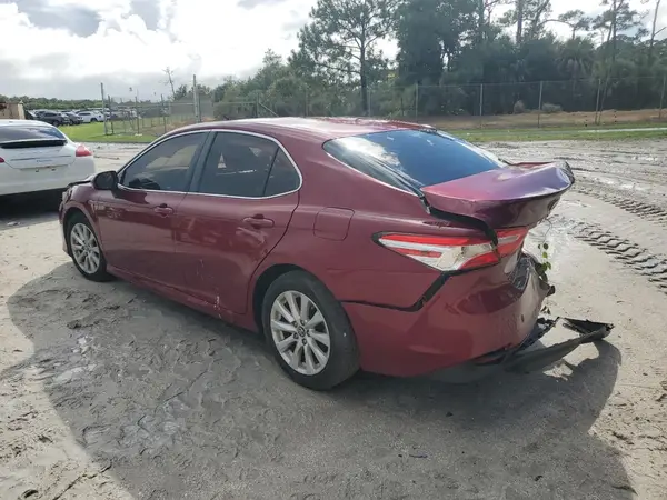4T1B11HK6JU644030 2018 TOYOTA CAMRY - Image 2