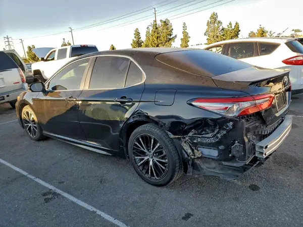 4T1B11HK6JU645050 2018 TOYOTA CAMRY - Image 2