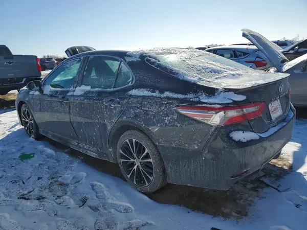 4T1B11HK6JU645789 2018 TOYOTA CAMRY - Image 2