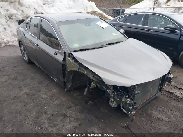 4T1B11HK6JU646439 2018 TOYOTA CAMRY - Image 1