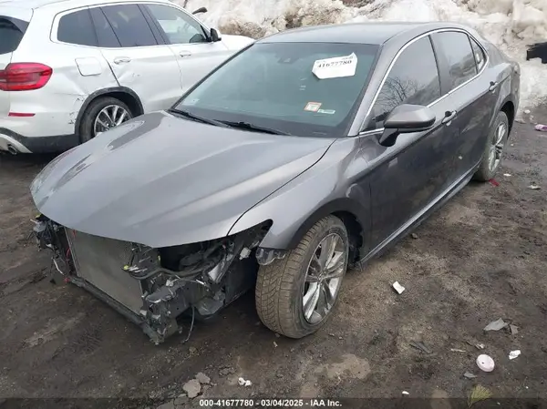 4T1B11HK6JU646439 2018 TOYOTA CAMRY - Image 2