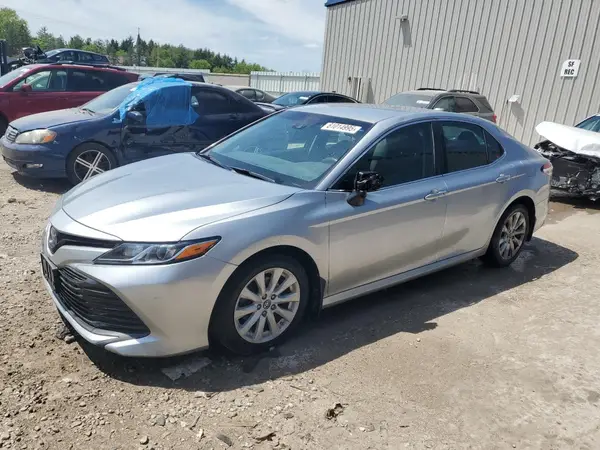 4T1B11HK6JU647056 2018 TOYOTA CAMRY - Image 1
