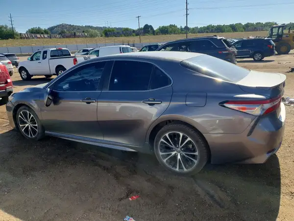 4T1B11HK6JU649227 2018 TOYOTA CAMRY - Image 2