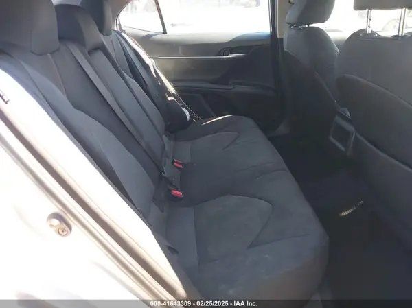 4T1B11HK6JU651172 2018 TOYOTA CAMRY - Image 8