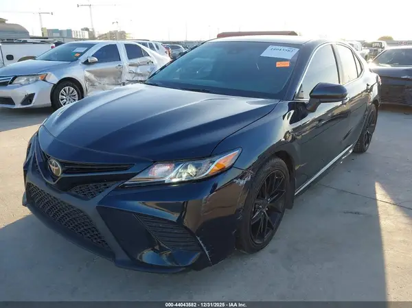 4T1B11HK6JU652287 2018 TOYOTA CAMRY - Image 2
