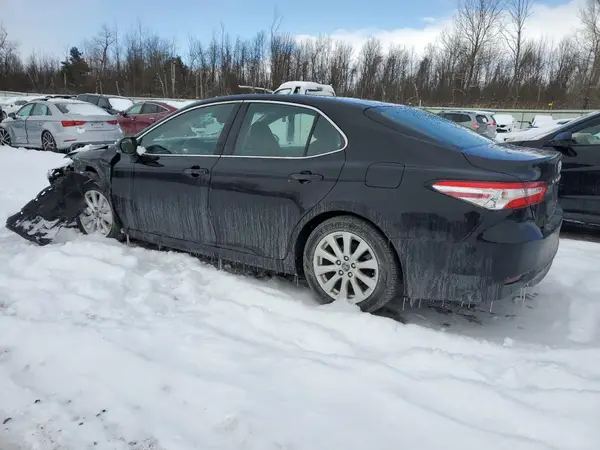 4T1B11HK6JU653584 2018 TOYOTA CAMRY - Image 2