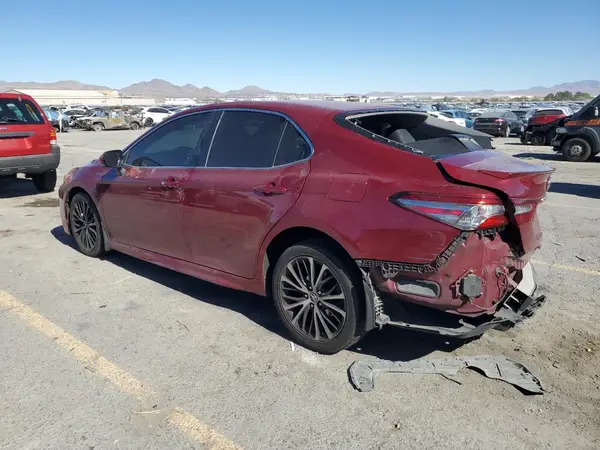 4T1B11HK6JU655318 2018 TOYOTA CAMRY - Image 2