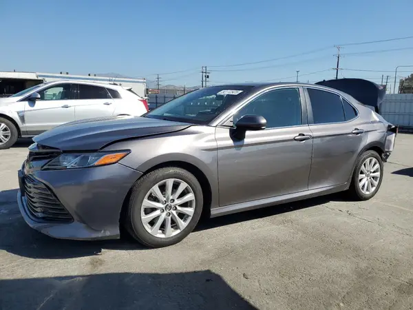 4T1B11HK6JU657182 2018 TOYOTA CAMRY - Image 1