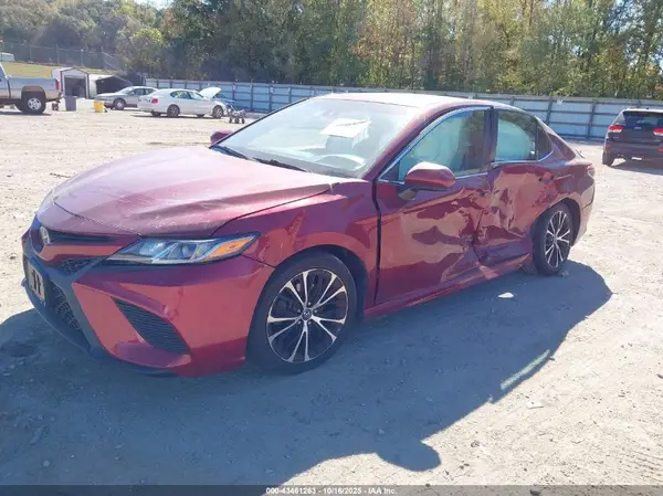 4T1B11HK6JU657456 2018 TOYOTA CAMRY - Image 2
