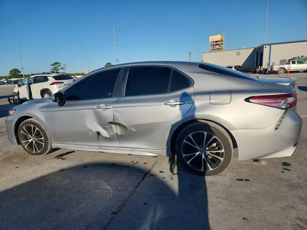 4T1B11HK6JU658154 2018 TOYOTA CAMRY - Image 2