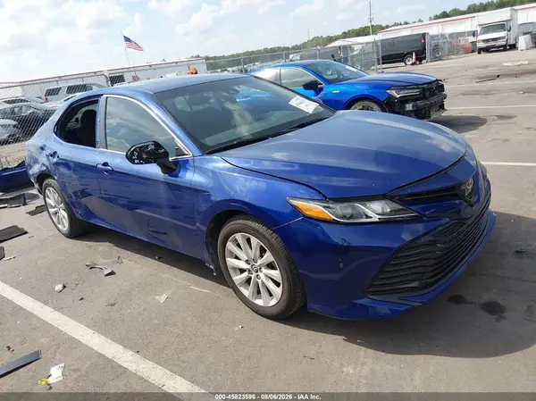 4T1B11HK6JU659806 2018 TOYOTA CAMRY - Image 1