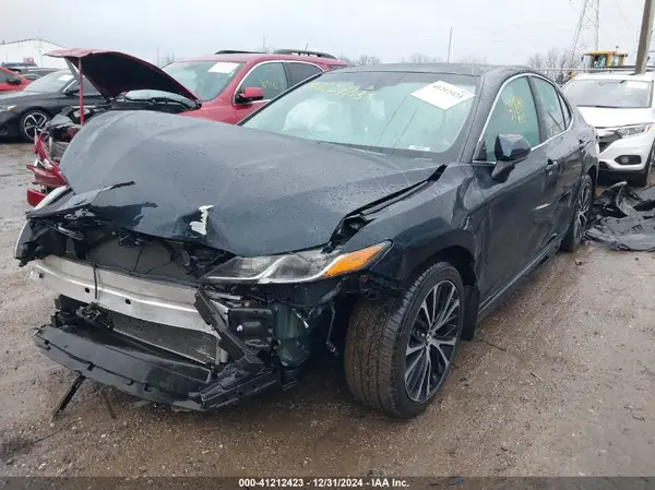 4T1B11HK6JU660356 2018 TOYOTA CAMRY - Image 2