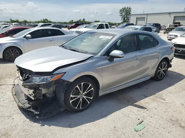 4T1B11HK6JU660969 2018 TOYOTA CAMRY - Image 1