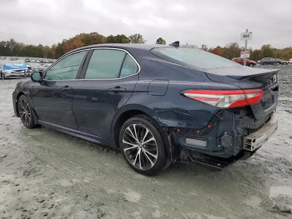 4T1B11HK6JU661569 2018 TOYOTA CAMRY - Image 2