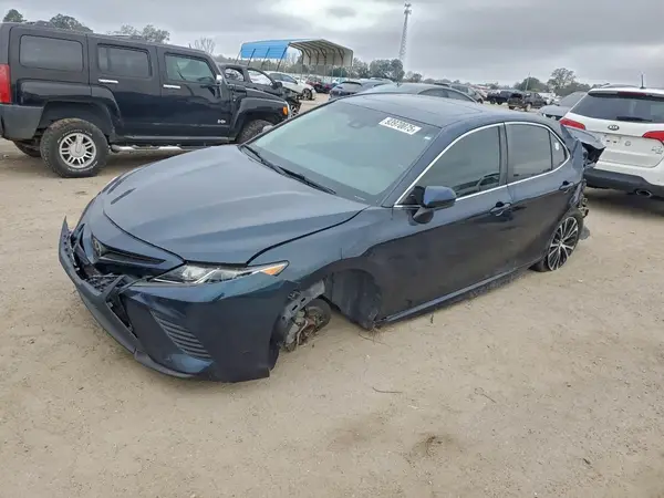 4T1B11HK6JU662026 2018 TOYOTA CAMRY - Image 1