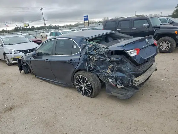 4T1B11HK6JU662026 2018 TOYOTA CAMRY - Image 2